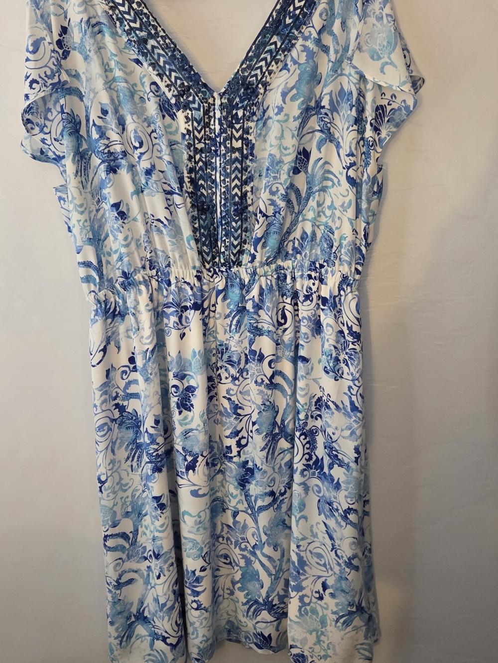 Sean Collection White and Blue Floral V-Neck Midi Dress